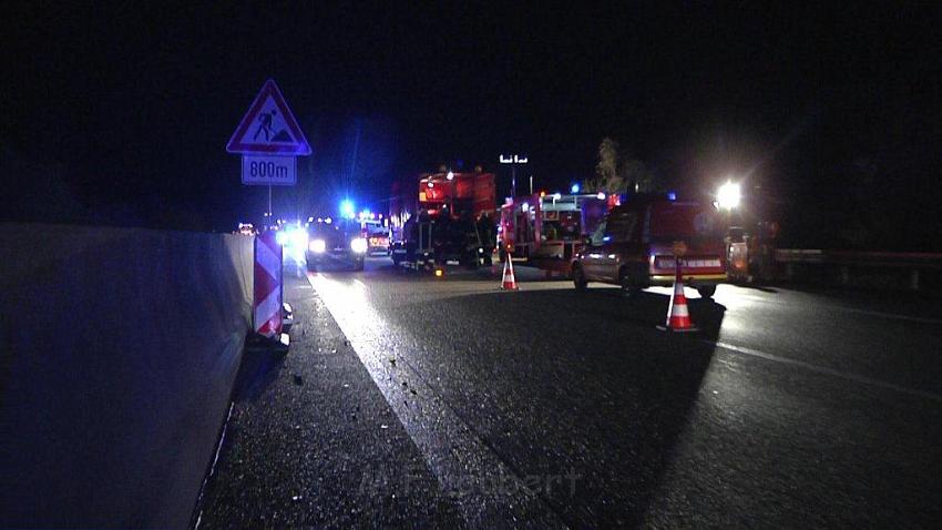 A 1 bei Euskirchen Reisebus komplett ausgebrannt P01.jpg